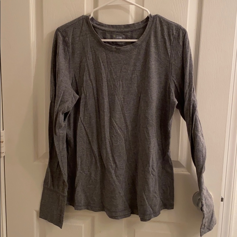 Gray long sleeve tee